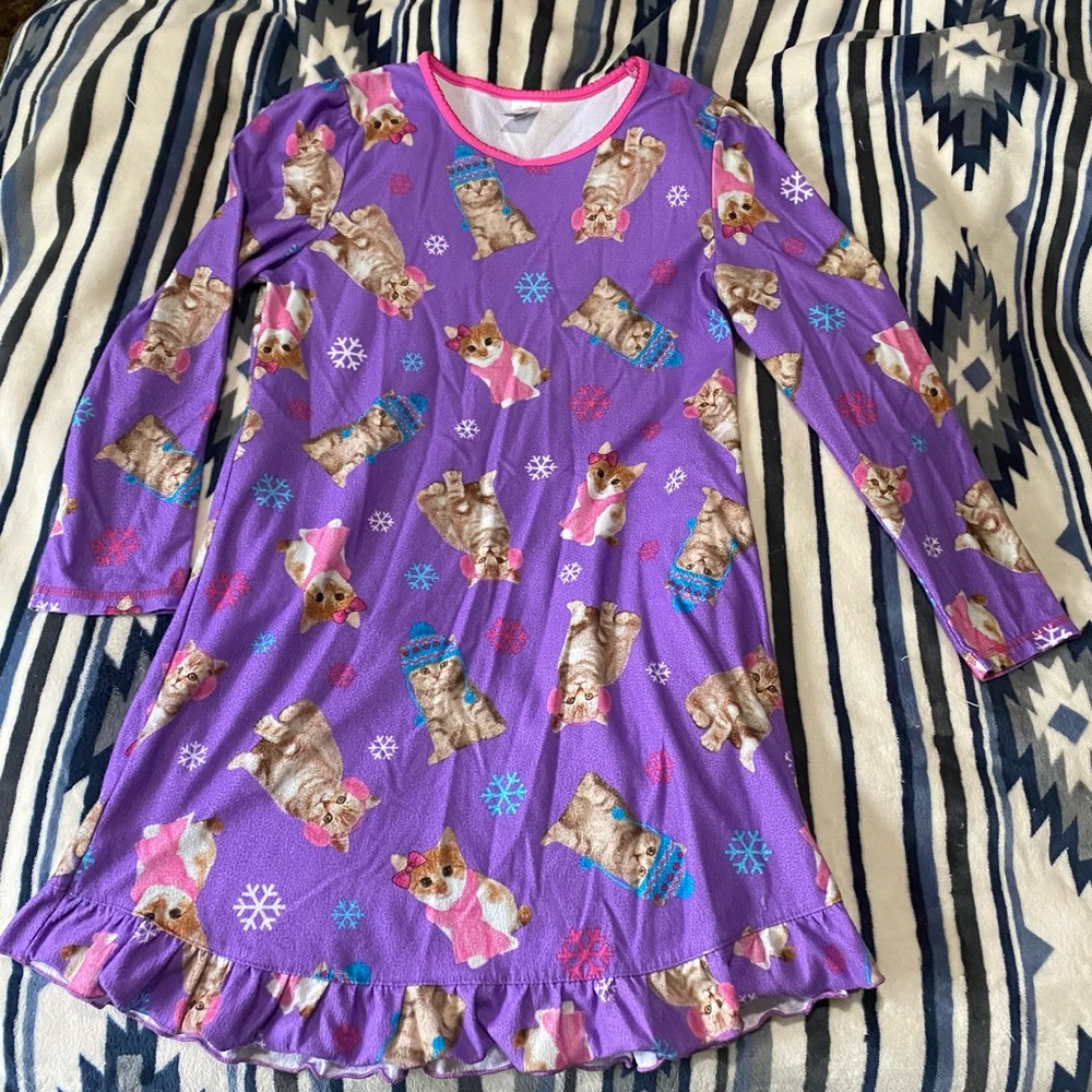 Girls graphic long sleeve nightgown